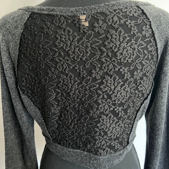 Free People Dark Heathered Gray Crop Long Sleeve Lace Snap Front Top - Small - Picture 8 of 12